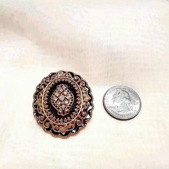 Victorian golden oval pin pendant brooch - Picture 3 of 7